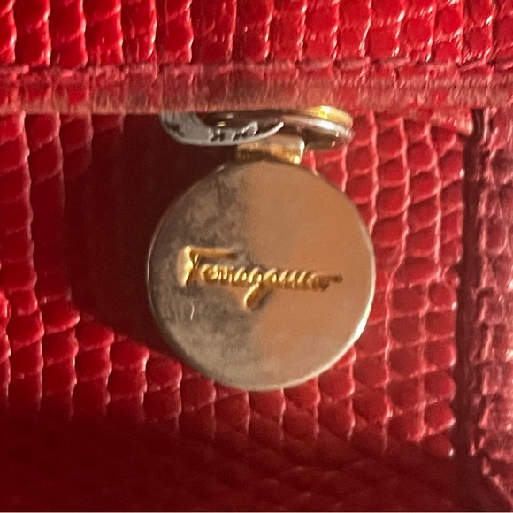 Red leather Salvatore Ferragamo long wallet. Apx 8 x 4“. Vintage condition. - Picture 10 of 14